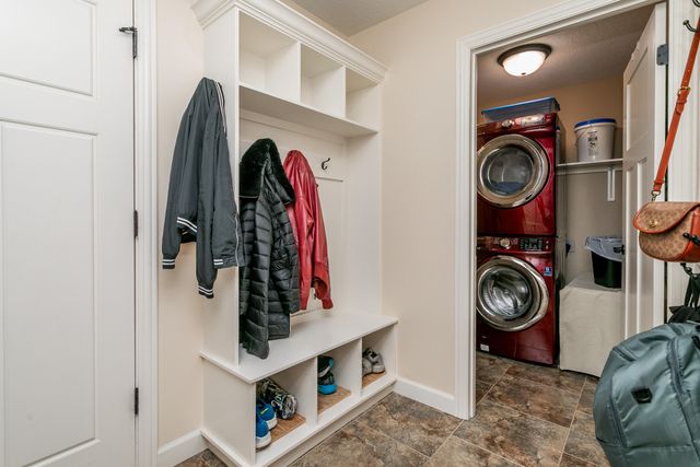 2306 LONGWOOD DR, Columbia, MO 65203