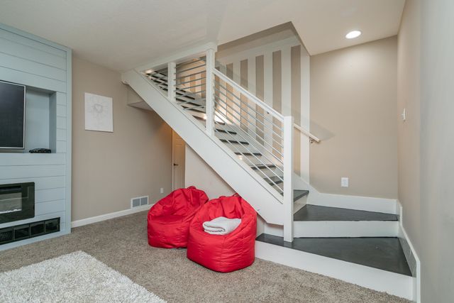 2306 LONGWOOD DR, Columbia, MO 65203