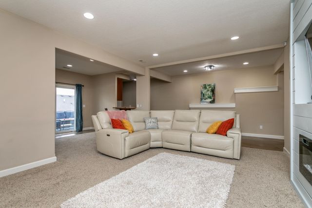 2306 LONGWOOD DR, Columbia, MO 65203