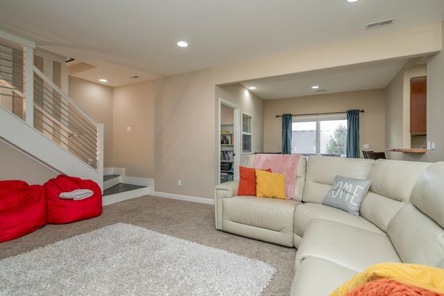 2306 LONGWOOD DR, Columbia, MO 65203