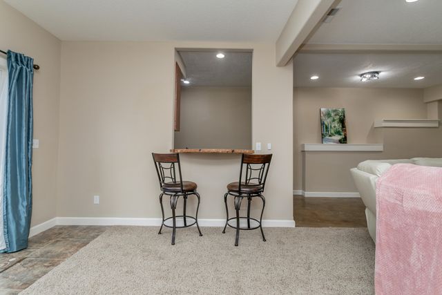 2306 LONGWOOD DR, Columbia, MO 65203