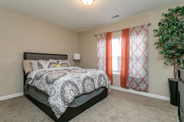 2306 LONGWOOD DR, Columbia, MO 65203