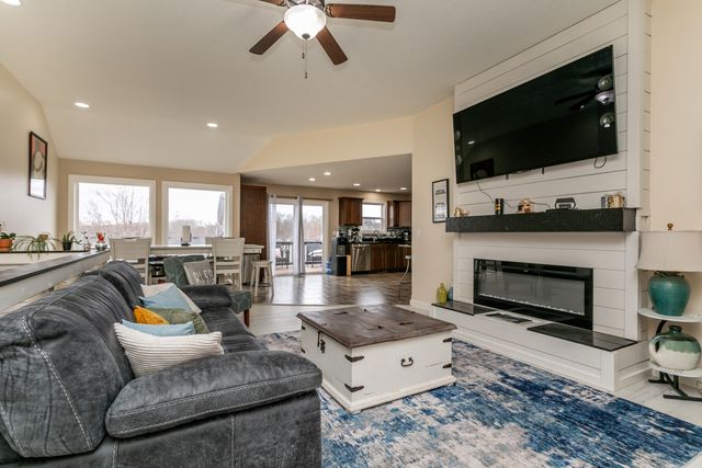 2306 LONGWOOD DR, Columbia, MO 65203