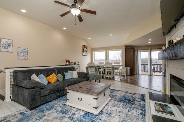 2306 LONGWOOD DR, Columbia, MO 65203