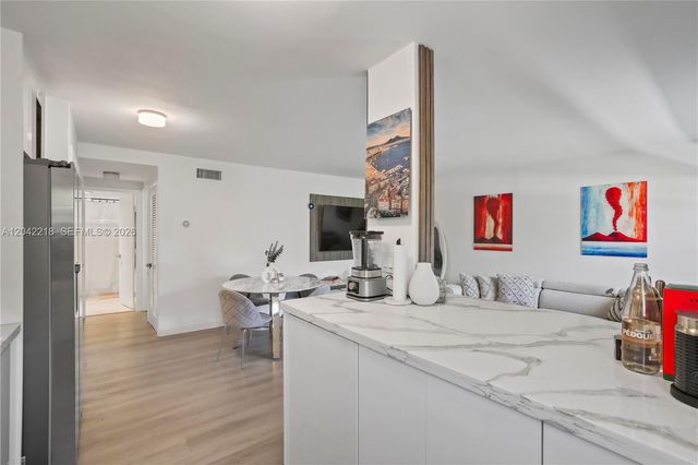 1614 West Ave 203, Miami Beach, FL 33139