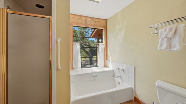 800 Woodcreek Ranch RD, Wimberley, TX 78676