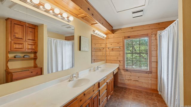 800 Woodcreek Ranch RD, Wimberley, TX 78676