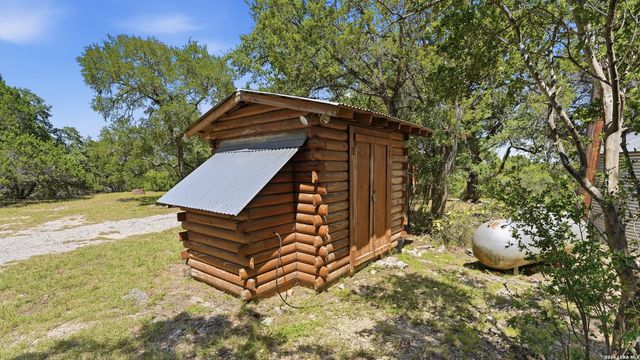 800 Woodcreek Ranch RD, Wimberley, TX 78676
