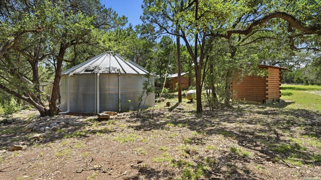 800 Woodcreek Ranch RD, Wimberley, TX 78676