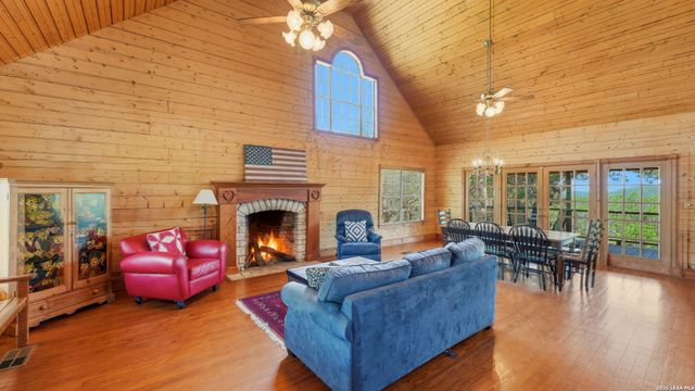 800 Woodcreek Ranch RD, Wimberley, TX 78676