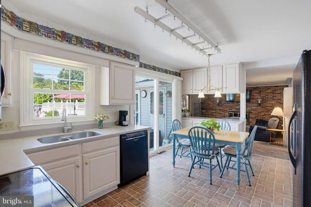 908 SCHOOLHOUSE LN, Dover, DE 19904