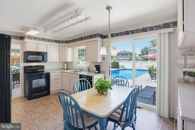 908 SCHOOLHOUSE LN, Dover, DE 19904