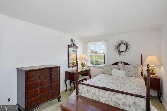 908 SCHOOLHOUSE LN, Dover, DE 19904