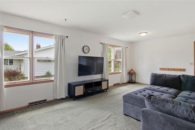 2610 Marilyn Drive, Eau Claire, WI 54701