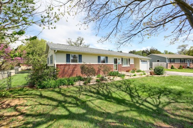 1 WINTER DR, Gettysburg, PA 17325