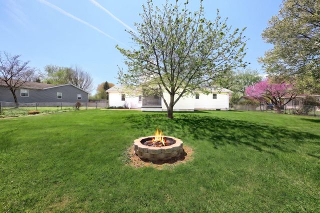 1 WINTER DR, Gettysburg, PA 17325