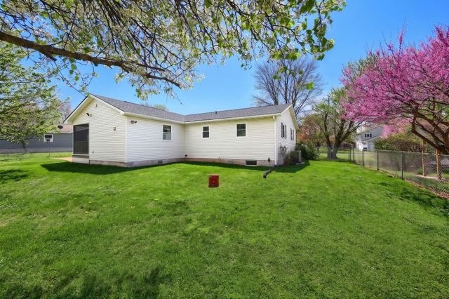 1 WINTER DR, Gettysburg, PA 17325