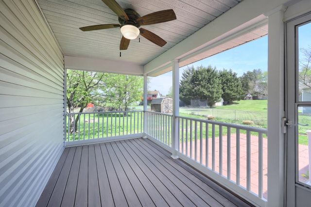 1 WINTER DR, Gettysburg, PA 17325
