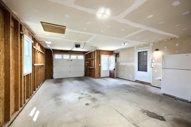 1 WINTER DR, Gettysburg, PA 17325