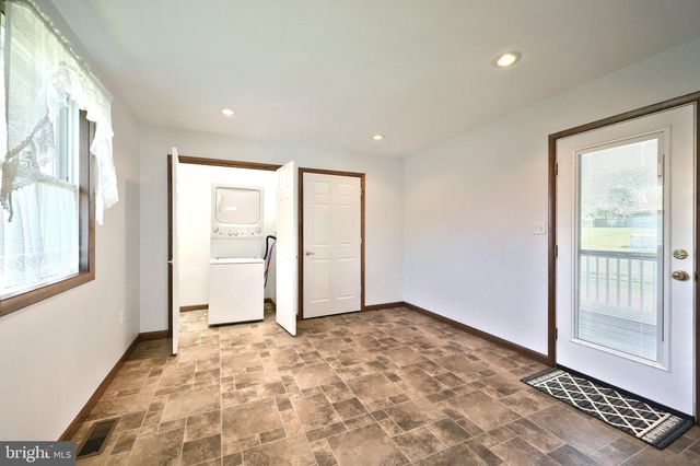 1 WINTER DR, Gettysburg, PA 17325