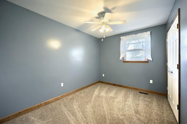 1 WINTER DR, Gettysburg, PA 17325