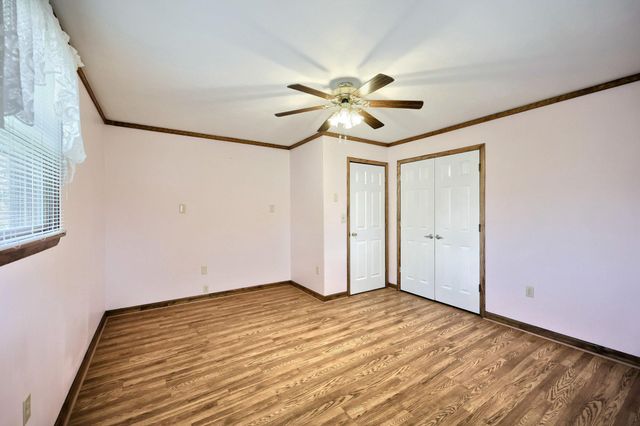 1 WINTER DR, Gettysburg, PA 17325