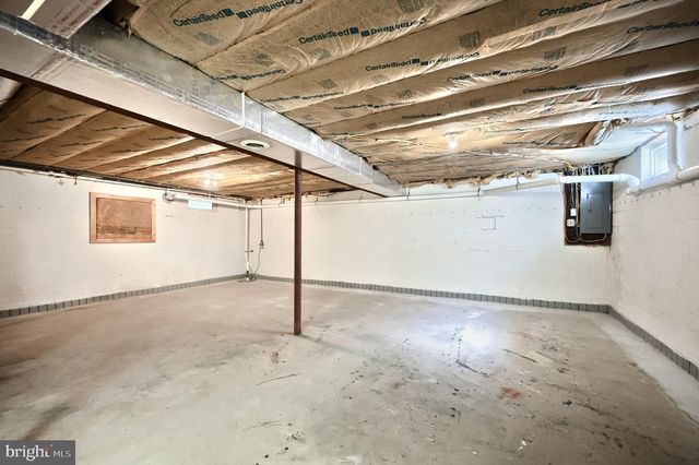 1 WINTER DR, Gettysburg, PA 17325