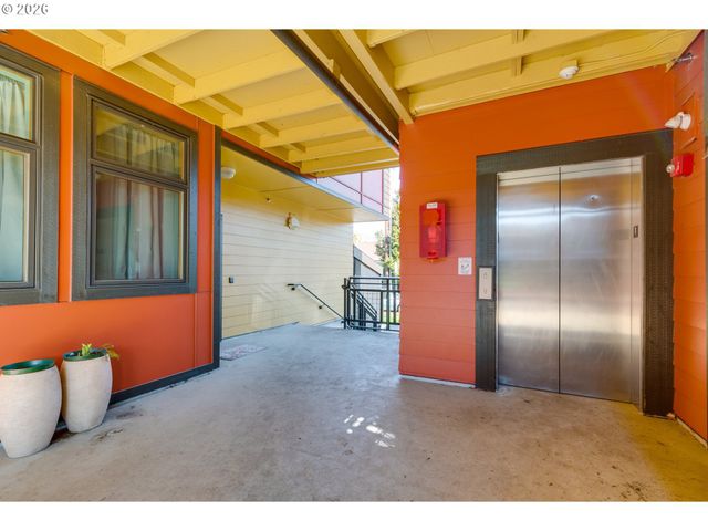 2525 N KILLINGSWORTH St 109, Portland, OR 97217