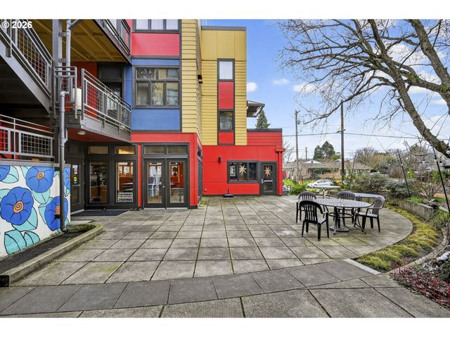 2525 N KILLINGSWORTH St 109, Portland, OR 97217
