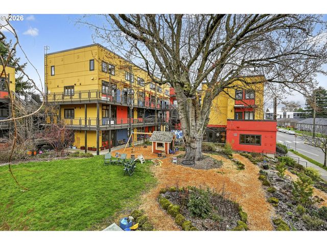 2525 N KILLINGSWORTH St 109, Portland, OR 97217