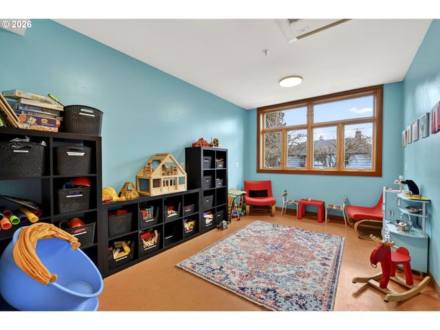 2525 N KILLINGSWORTH St 109, Portland, OR 97217