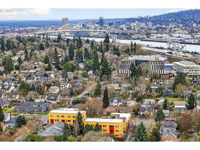 2525 N KILLINGSWORTH St 109, Portland, OR 97217