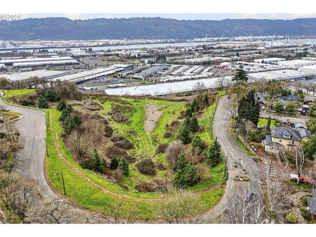 2525 N KILLINGSWORTH St 109, Portland, OR 97217