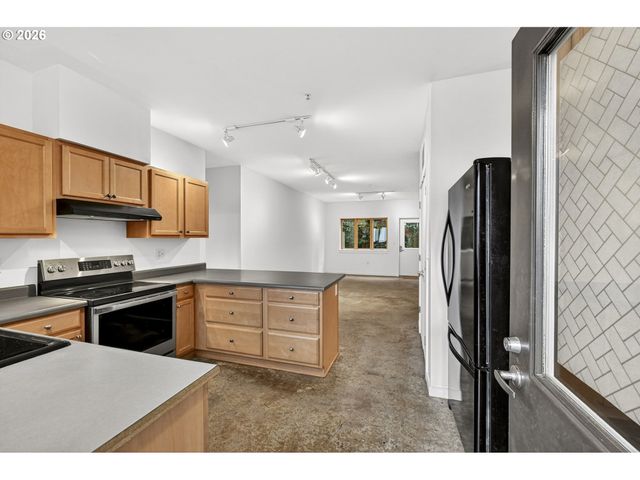 2525 N KILLINGSWORTH St 109, Portland, OR 97217