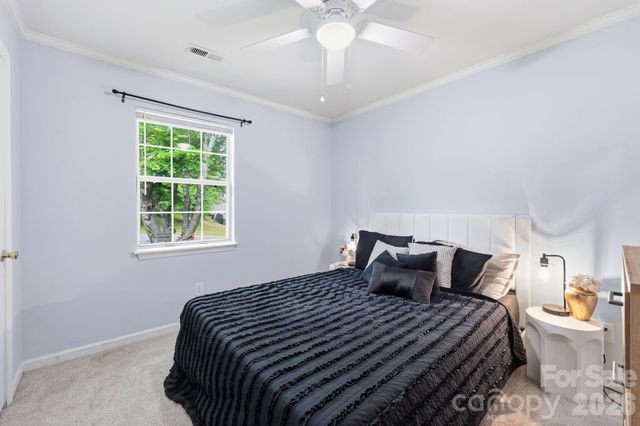 1221 Capps Hollow Drive, Charlotte, NC 28216
