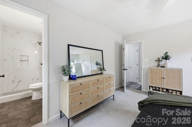 1221 Capps Hollow Drive, Charlotte, NC 28216