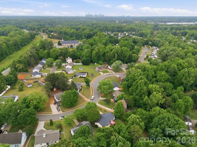 1221 Capps Hollow Drive, Charlotte, NC 28216