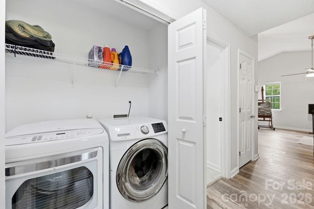 1221 Capps Hollow Drive, Charlotte, NC 28216