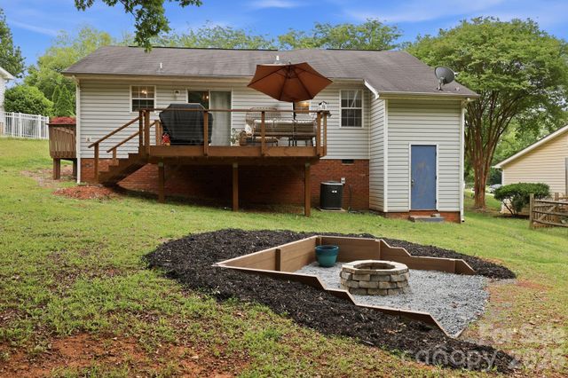 1221 Capps Hollow Drive, Charlotte, NC 28216