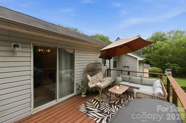 1221 Capps Hollow Drive, Charlotte, NC 28216