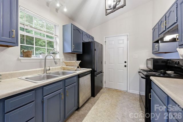 1221 Capps Hollow Drive, Charlotte, NC 28216