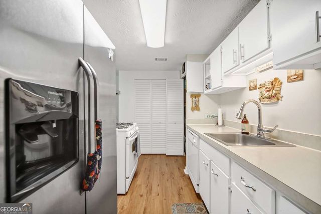 3184 Newcastle Way, Snellville, GA 30039