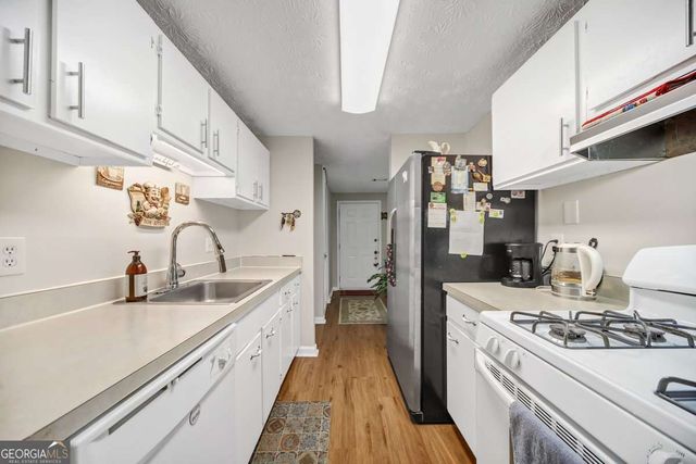 3184 Newcastle Way, Snellville, GA 30039