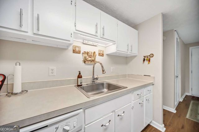 3184 Newcastle Way, Snellville, GA 30039
