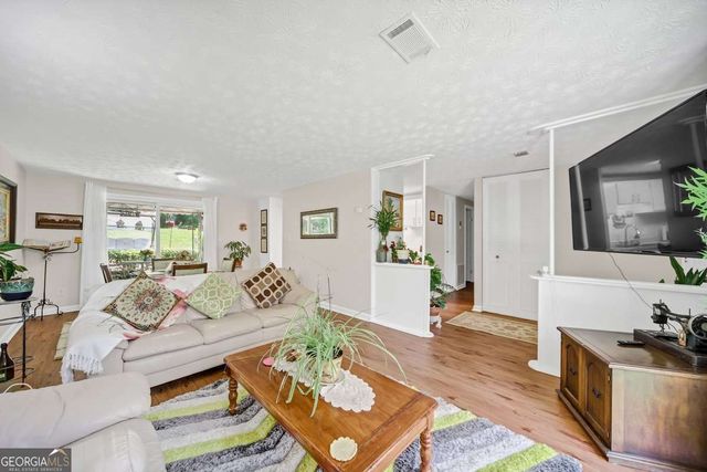 3184 Newcastle Way, Snellville, GA 30039