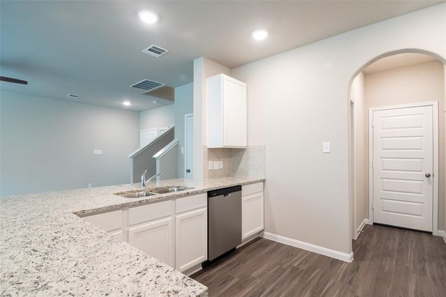 2413 Tavo Trail Drive, Conroe, TX 77301