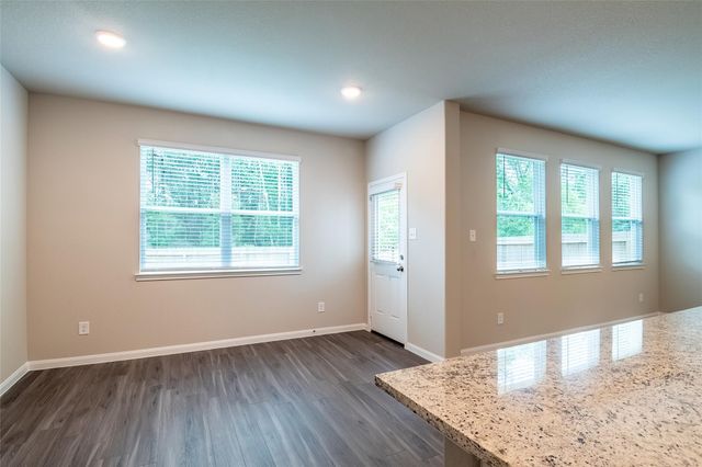 2413 Tavo Trail Drive, Conroe, TX 77301