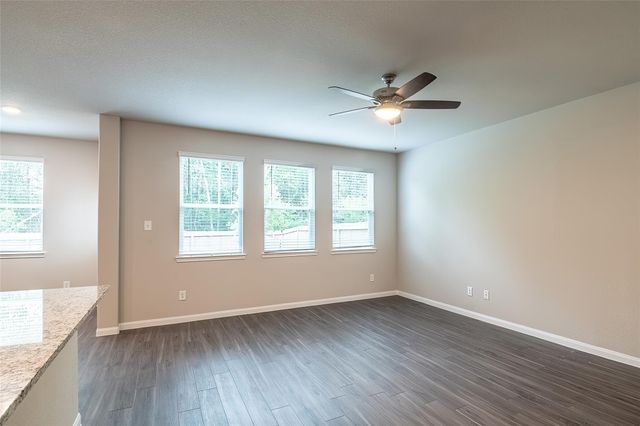 2413 Tavo Trail Drive, Conroe, TX 77301