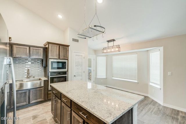 6058 Fall Ridge Street, Sunland Park, NM 88008