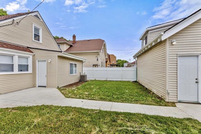 3062 N 38th STREET, Milwaukee, WI 53210